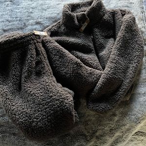 SKIMS Teddy cropped jacket and matching teddy joggers Size M